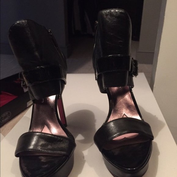 Paris Hilton Sexy Black Platform Heels - Picture 3 of 3